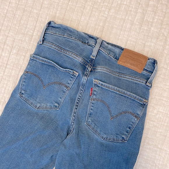 SALE ✨Levi’s 724 High Rise Straight Crop Size 23 - Picture 5 of 8